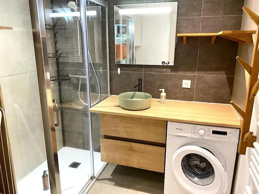 Astoria - Parking, Velos, Jardin Et Terrasse Annecy 0*,  France